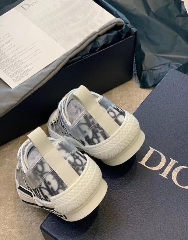 Christian Dior B23 Low-Top Sneaker White And Black Dior Oblique Canvas White/Black For Women CD 3SN249YJP_H069