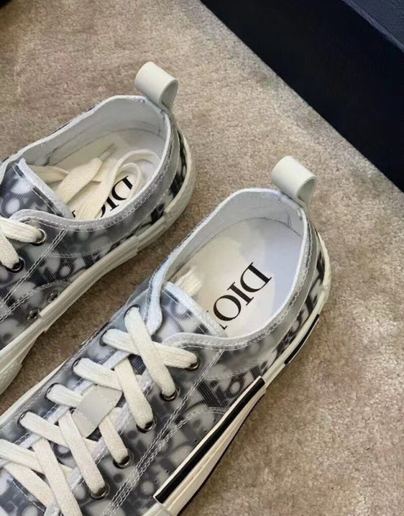 Christian Dior B23 Low-Top Sneaker White And Black Dior Oblique Canvas White/Black For Women CD 3SN249YJP_H069