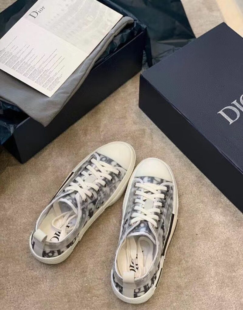 Christian Dior B23 Low-Top Sneaker White And Black Dior Oblique Canvas White/Black For Women CD 3SN249YJP_H069