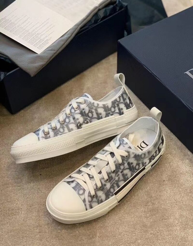 Christian Dior B23 Low-Top Sneaker White And Black Dior Oblique Canvas White/Black For Women CD 3SN249YJP_H069