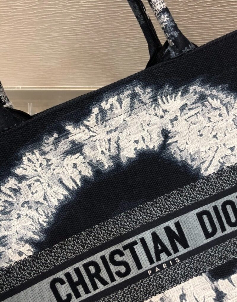 Christian Dior Large Dior Book Tote Black M1286ZRIW
