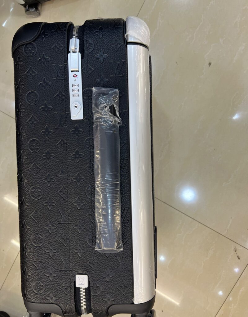 Louis Vuitton Horizon 55 Black  21.7in/55cm M20438