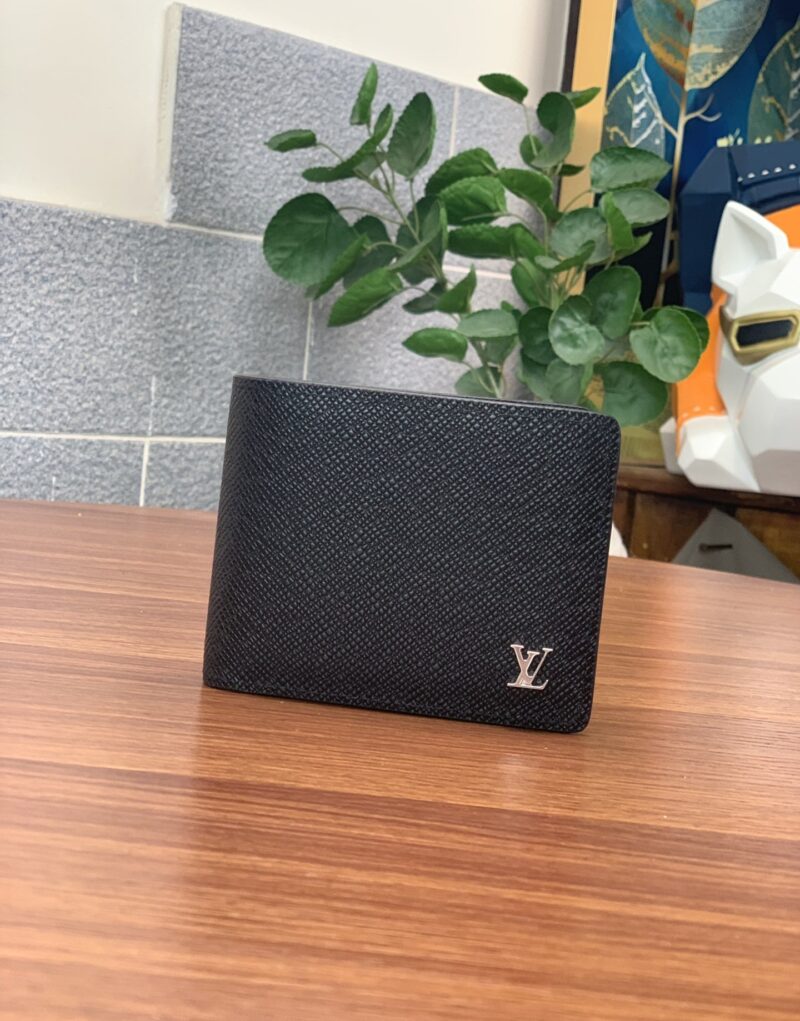 Louis Vuitton Multiple Wallet Taiga Black For Men, Men’s Wallet 4.5in/11.5cm LV M30295