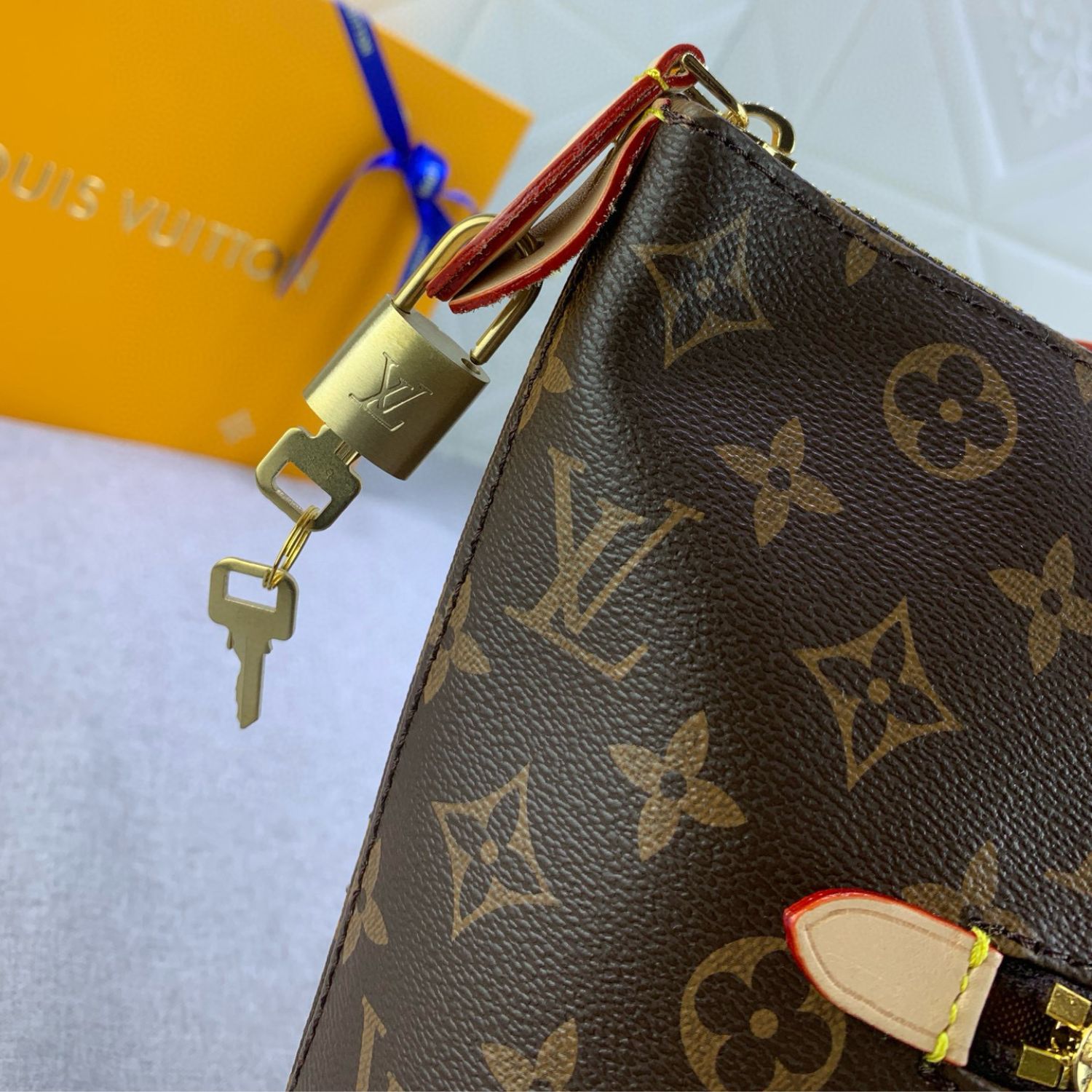 Louis Vuitton Lena MM Monogram Canvas Brown For Women 11.8in/30cm LV M42267