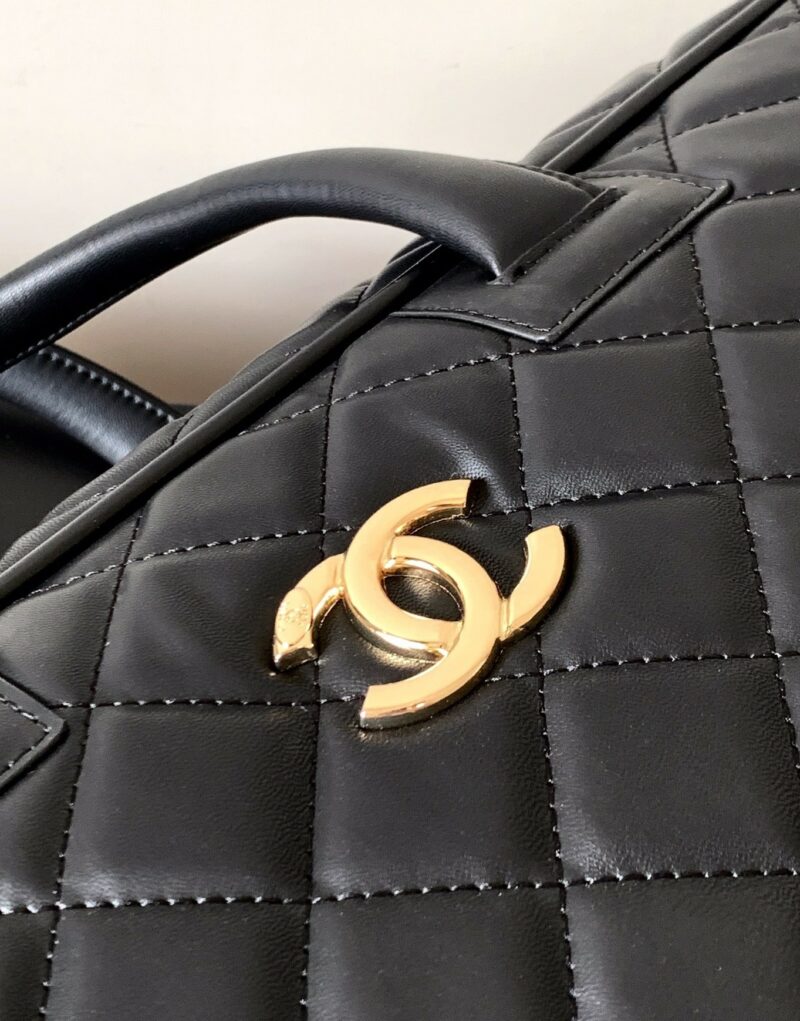 Chanel Classic Diamond-Quilted Suitcase Black For Women 19.3in/49cm