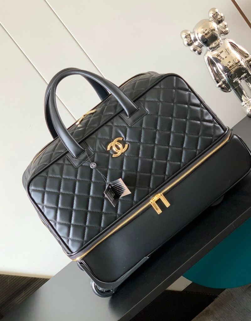 Chanel Classic Diamond-Quilted Suitcase Black For Women 19.3in/49cm
