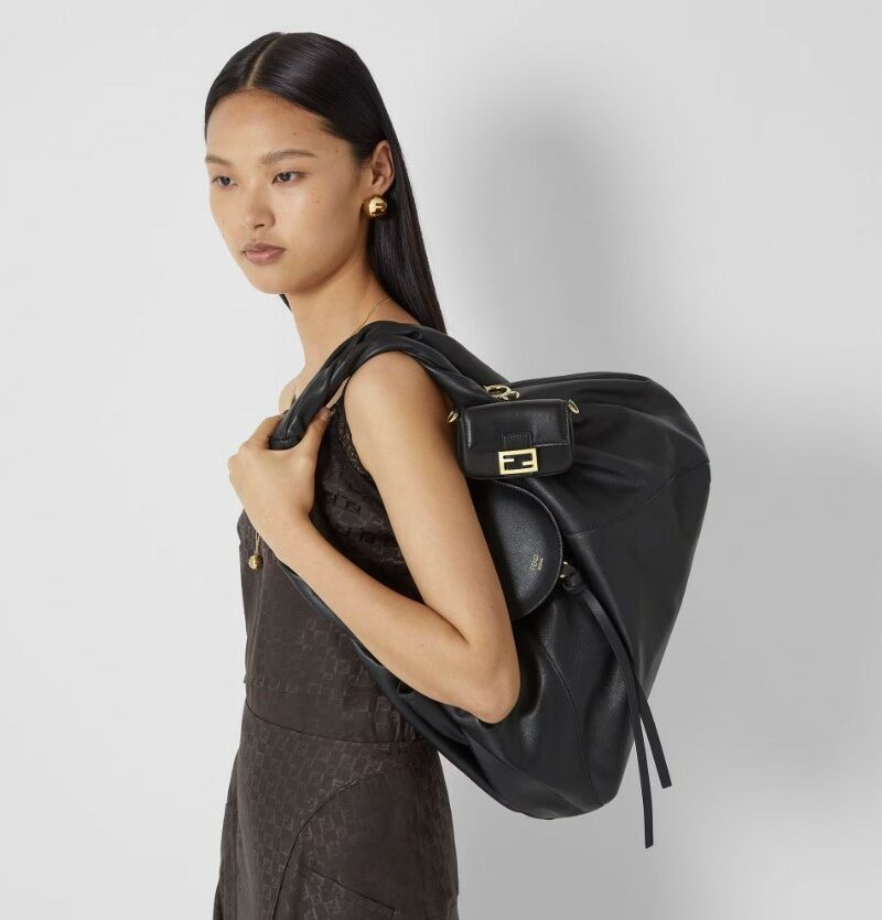 [True-to-ORIGINAL] Fendi Spy Bag Black For Women 18.9in/48cm 8BR839AYCTF0KUR