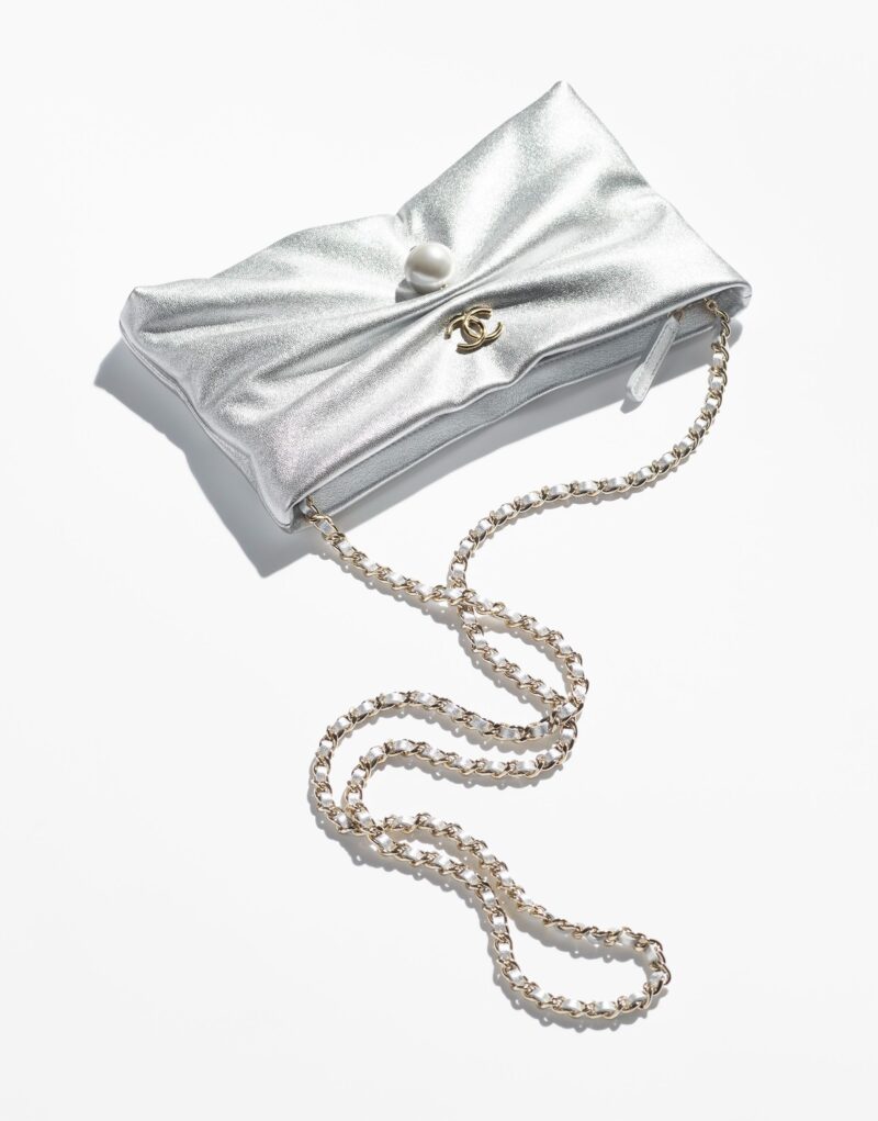 [True-to-ORIGINAL] Chanel Clutch With Chain Metallic Silver For Women 13.4in/34cm AP4614 B20189 NZK51