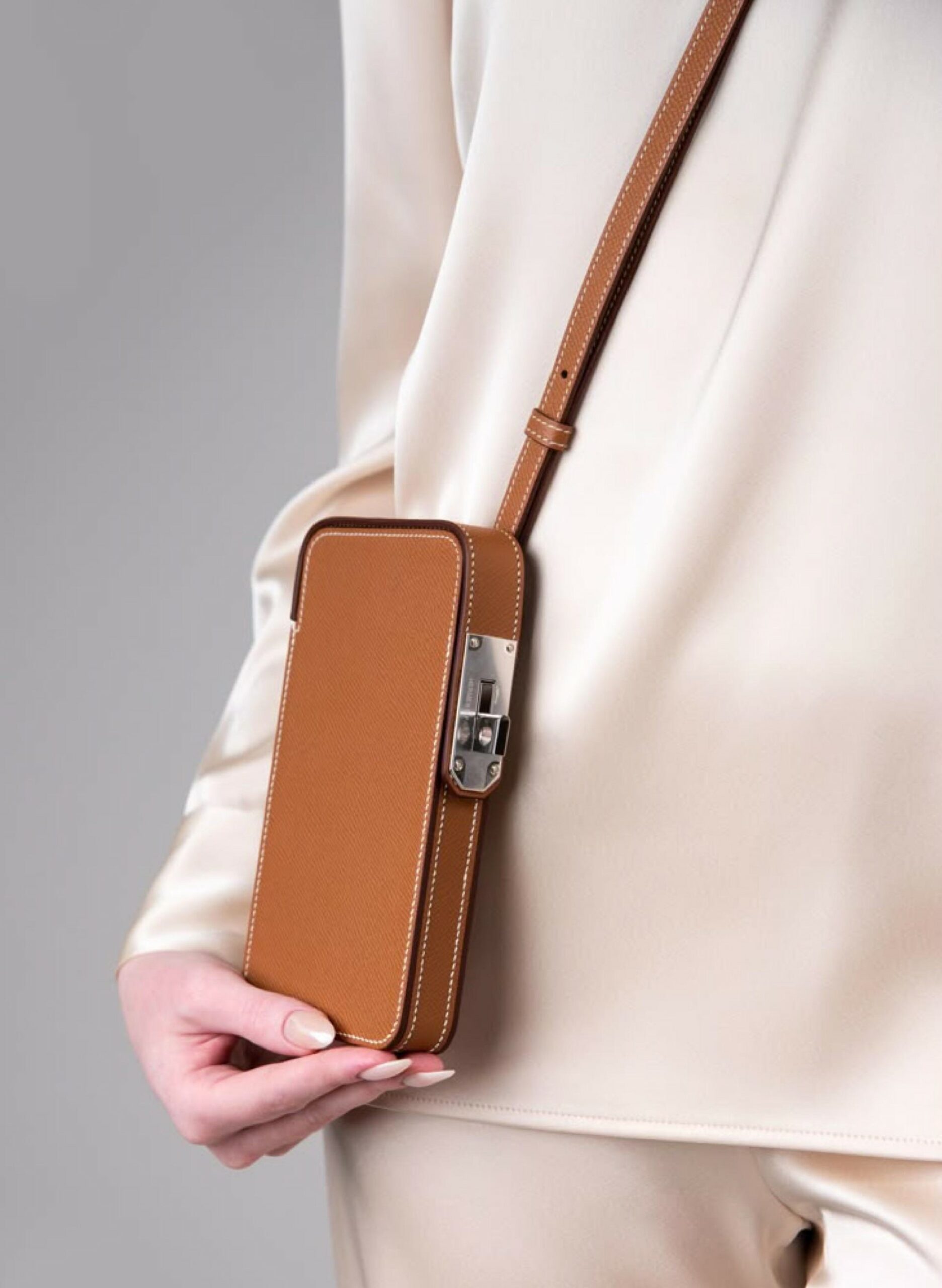 Hermes Hac A Box Phone Case Toffee For Women 6.9in/17.5cm H084162CK1H