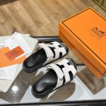 Hermes Chypre Sandal Black/White For Women, Women's Shoes H211114Z 90370