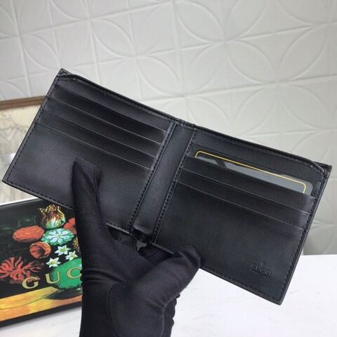 Gucci Tiger Print GG Supreme Bi-Fold Wallet For Men, Men's Wallet 11cm/4.3in GG 451268 K5Z1N 8666