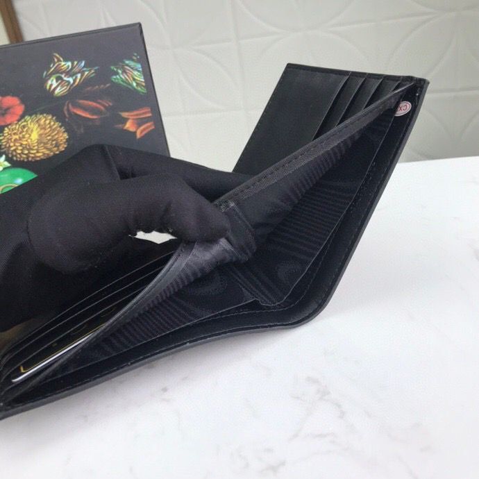 Gucci Tiger Print GG Supreme Bi-Fold Wallet For Men, Men's Wallet 11cm/4.3in GG 451268 K5Z1N 8666