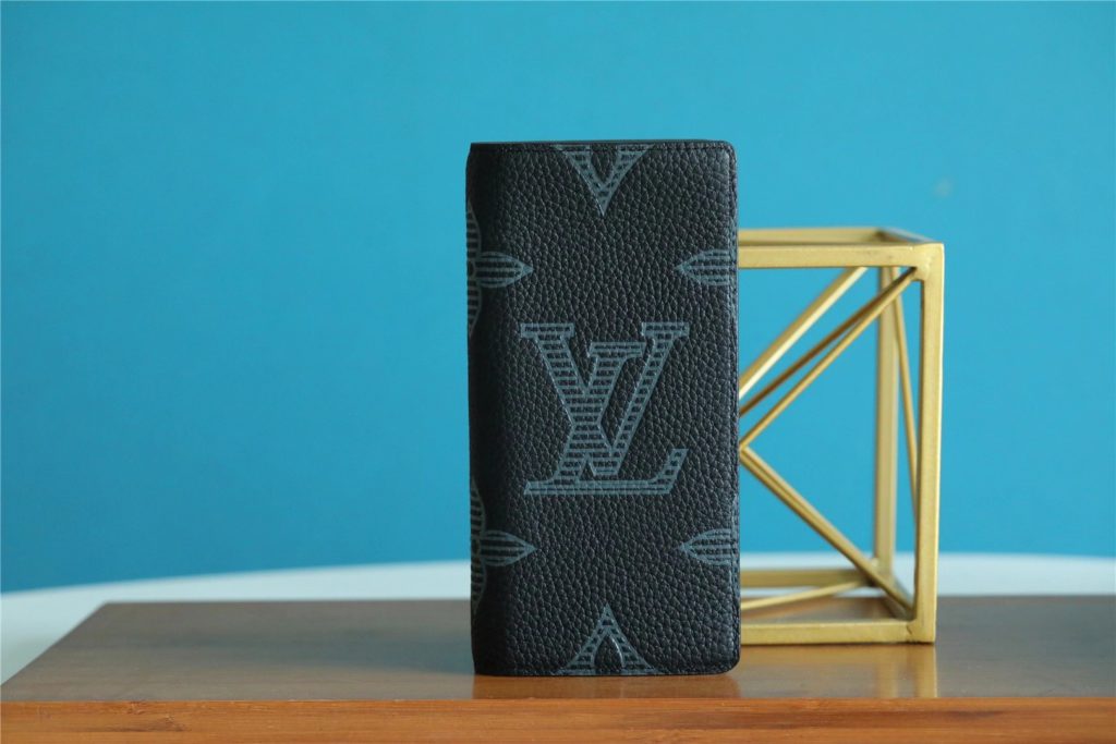 Louis Vuitton Brazza Wallet Taurillon Shadow For Men, Men's Wallet 7.5in/19cm LV