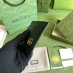 Gucci GG Marmont Card Case Rough Black Gold Toned Hardware For Men 4in/10cm 657588 DJ20T 1000