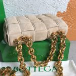 Bottega Veneta Chain Cassette Porridge, For Women, Women’s Bags 10.2in/26cm 631421V04N09776