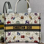 Christian Dior Large Dior Book Tote White, For Women, Women’s Handbags 16.5in/42cm CD M1286ZRTY_M941