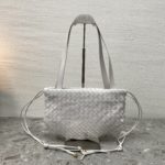 Bottega Veneta Shoulder Bag White, For Women, Women’s Bags 10.2in/26cm 651811V08Z19143