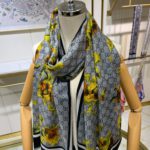 Gucci Cashmere Flower Printed Patterns Multicolor in Black Scarf 150cm/71in