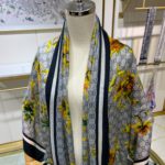 Gucci Cashmere Flower Printed Patterns Multicolor in Black Scarf 150cm/71in