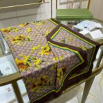 Gucci Cashmere Flower Printed Patterns Multicolor in Brown Scarf 150cm/71in