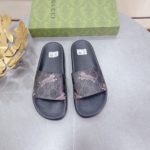 Gucci Women's GG Supreme Slide Tiger Black For Women 407345 G0K00 1084