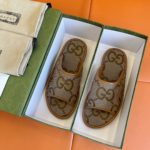 Gucci Men's Maxi GG Supreme Slide Sandal Brown And Beige For Men ‎624879