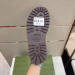 Gucci Men's Maxi GG Supreme Slide Sandal Brown And Beige For Men ‎624879