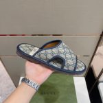 Gucci Men's GG Supreme Slide Sandal Blue And Beige For Men ‎624879