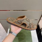 Gucci Men's Maxi GG Supreme Slide Sandal Brown And Beige For Men ‎624879