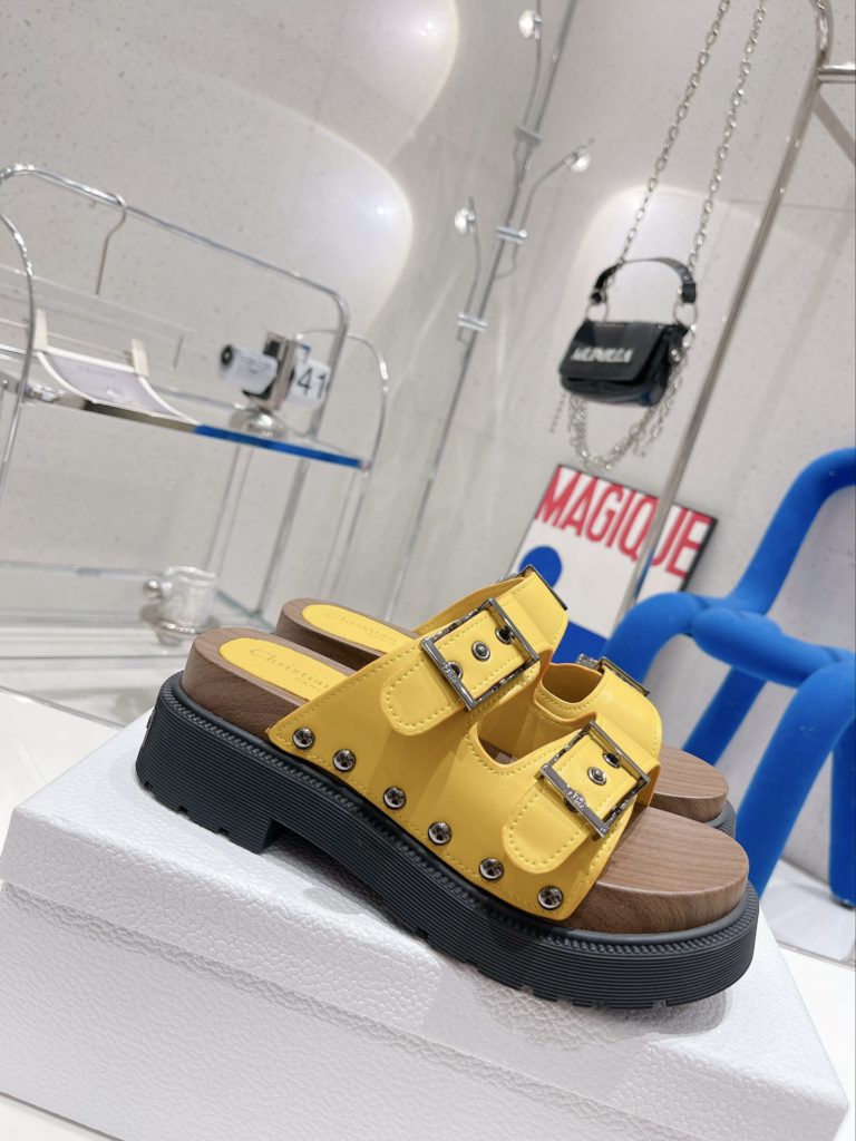 Christian Dior Women's Diorquake Sandal Yellow For Women CD KCQ713VEA_S18Y
