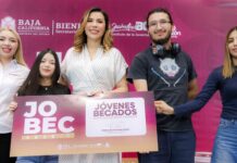 Gobernadora Marina del Pilar inicia entrega de becas JOBEC en apoyo a las juventudes