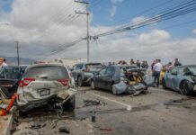 Aparatosa carambola frente a UABC; hay tres lesionados