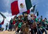 Tijuanences llegan a la Glorieta Cuauhtémoc para celebrar Triunfo de México