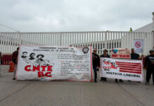 Maestros de la CNTE bloquean la garita El Chaparral en protesta contra la Ley del ISSSTE