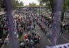 Manifestantes de la CNTE se movilizan hacia el Estadio Azteca