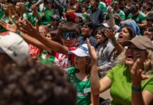 Tijuana vibra con la victoria de México; aficionados abarrotaron la Avenida Revolución