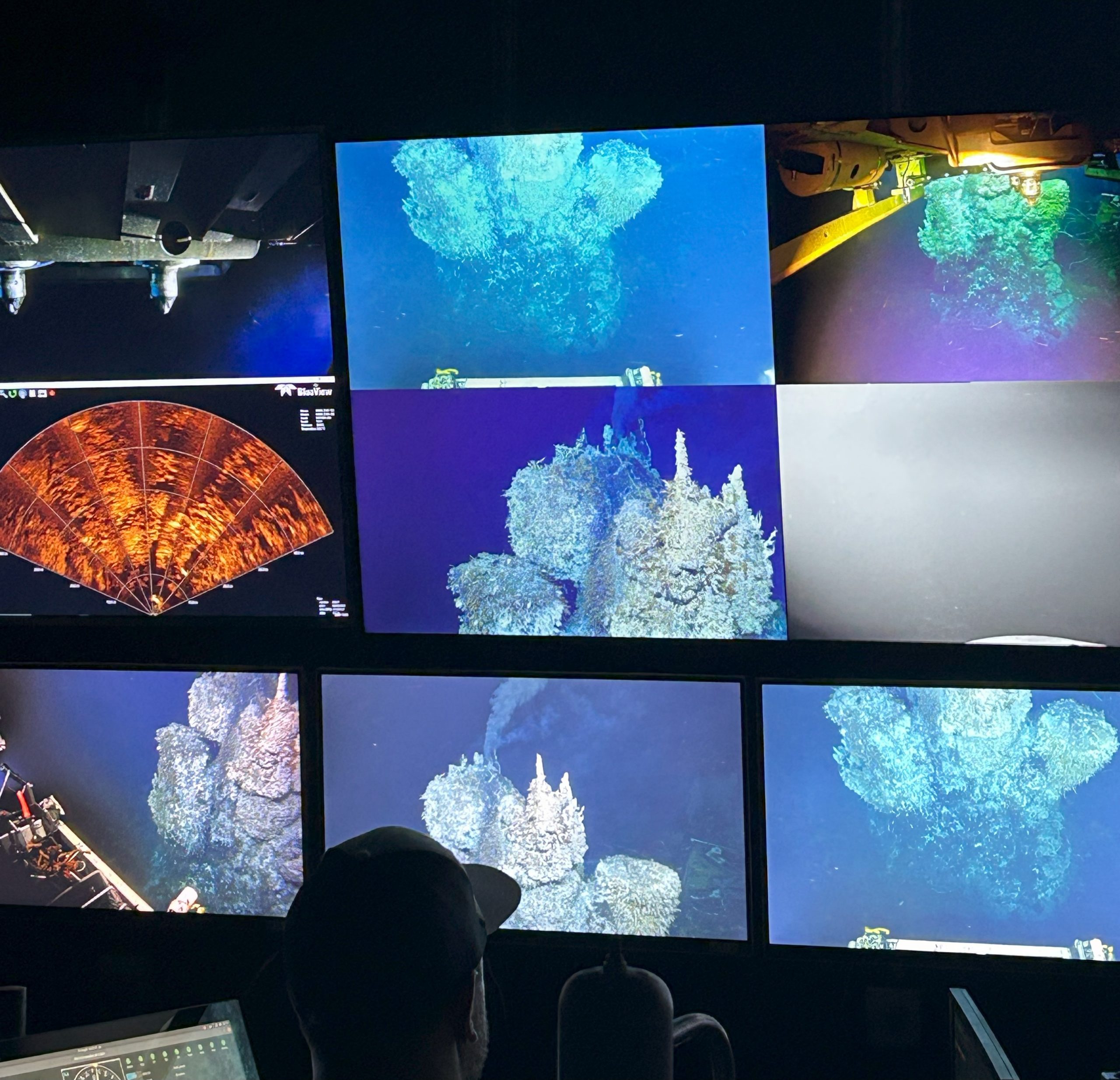 Inferno hydrothermal vent from the Jason control van