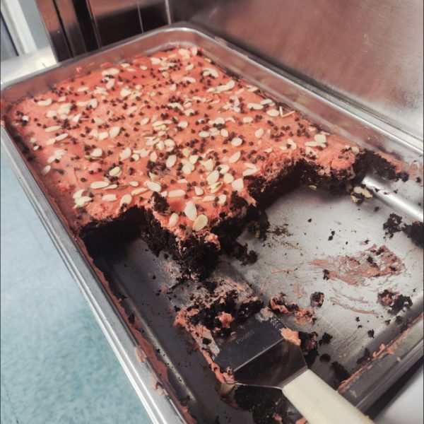 Atlantis cherry chocolate cake