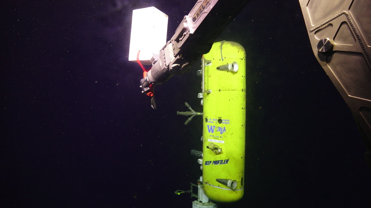 Attaching float to OR Offshore profiler