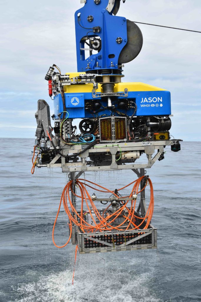 The ROV recovers a digital still camera in the undervator at the end of dive J2-1719. Credit: N. Vorobyeva, University of Washington, V25.