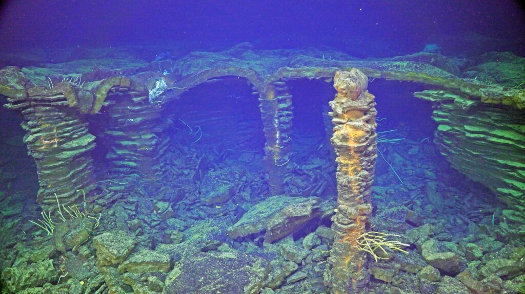 Beautiful arches, "bathtub rings," columns and talus mark a collapsed lava lake from the 2011 lava flow in Axial caldera. Credit: UW/NSF-OOI/WHOI; J2-1788, V26.