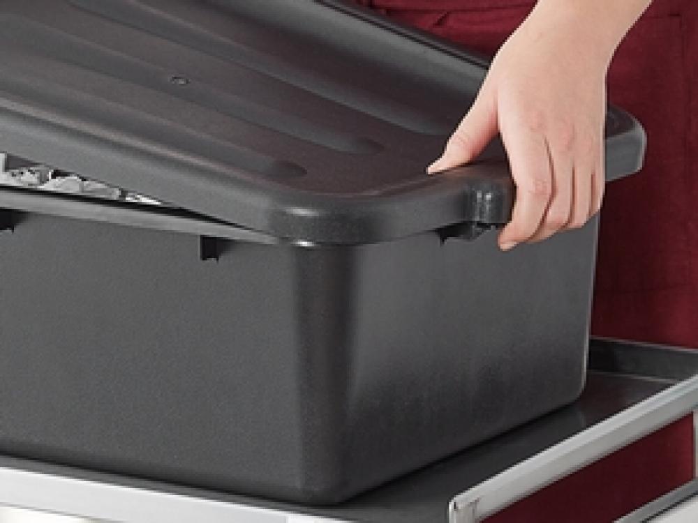 Choice 20" x 15" x 7" Black Polypropylene Bus Tub with Cover