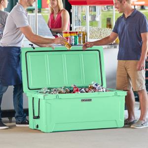 CaterGator CG170SF Seafoam 170 Qt. Rotomolded Outdoor Cooler / Ice Chest