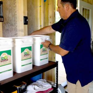 Premium Protein Bucket With Freeze-Dried Meat