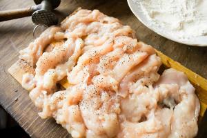 Freeze Dried Uncooked Chicken Breast Strips