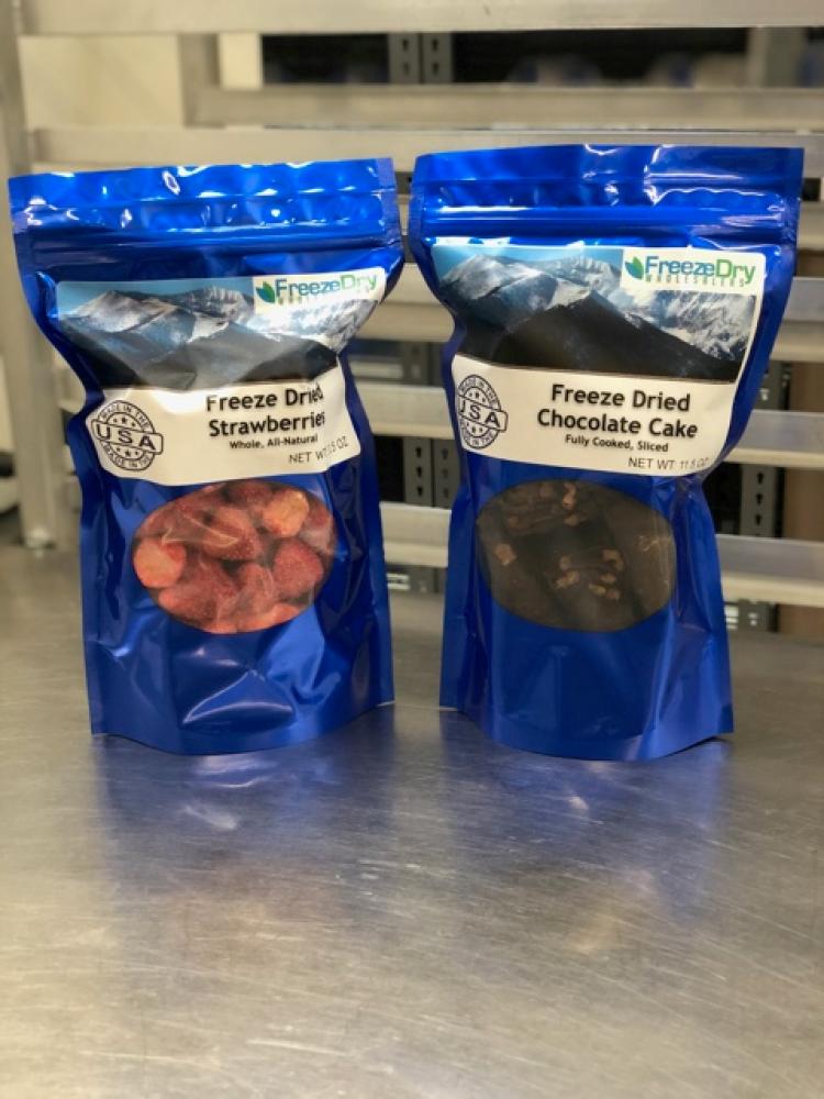 Freeze Dried Strawberries and Chocolate Cake Combo Box