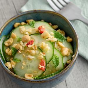 Hometown Provisions Roasted and Salted Extra Large Peanuts 2.5 lb. - 2/Case