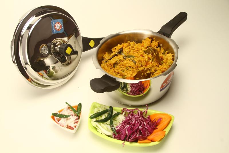 Instant Pots, Rice Cookers, Pressure Cookers, Steamers & Crockpots