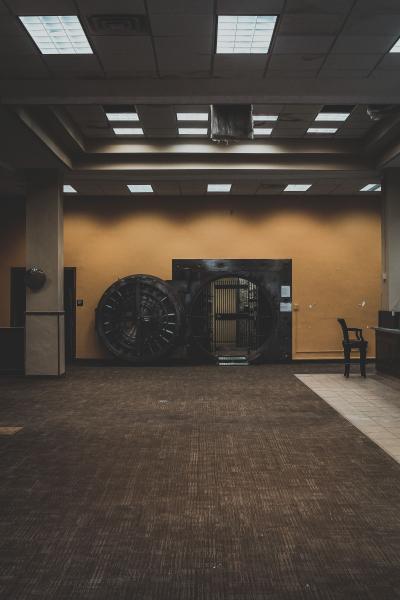Safes & Lockboxes