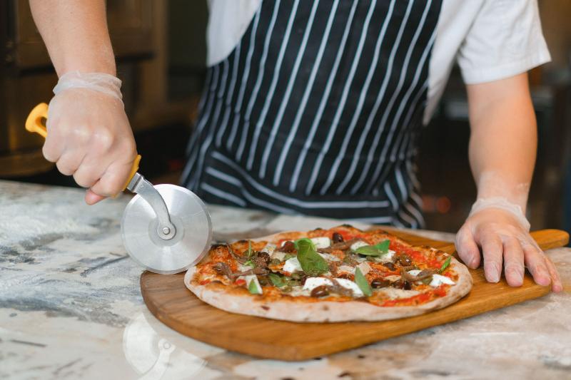 Pizza Pans, Cutters & Wheels
